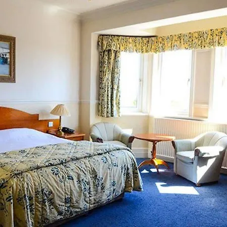Hotel Clarkes In Furness 3*